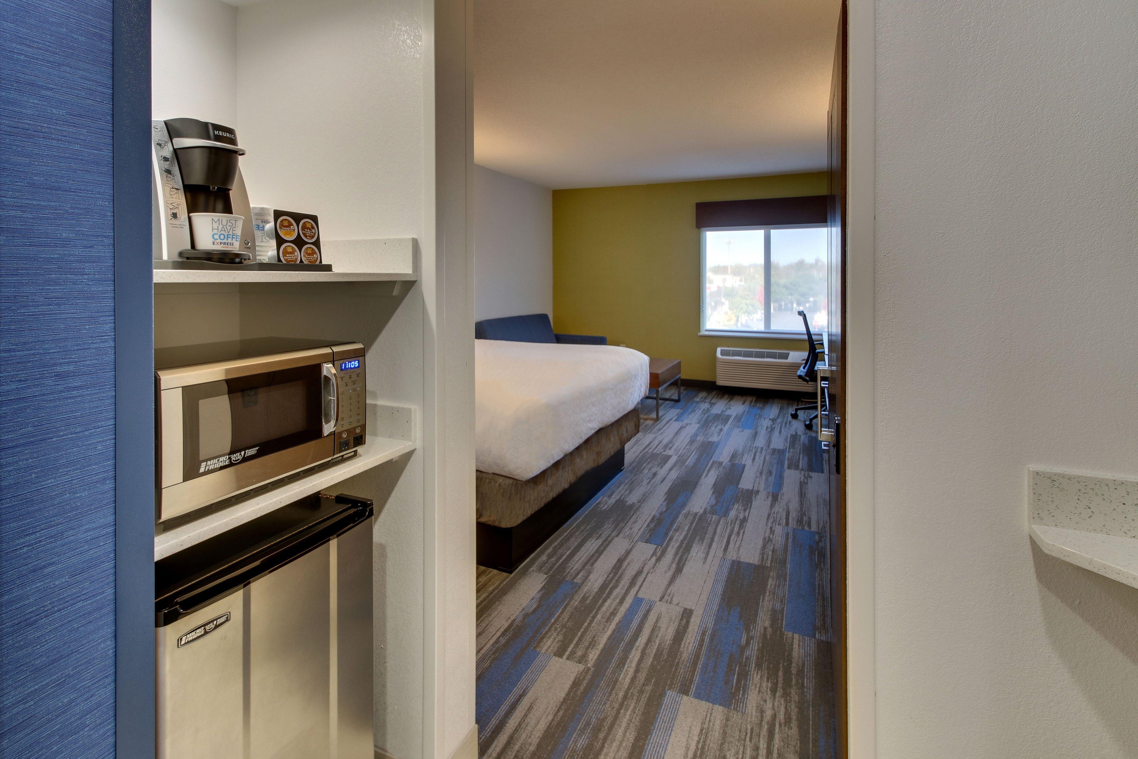 Holiday Inn Express Fishkill By Ihg Exterior photo