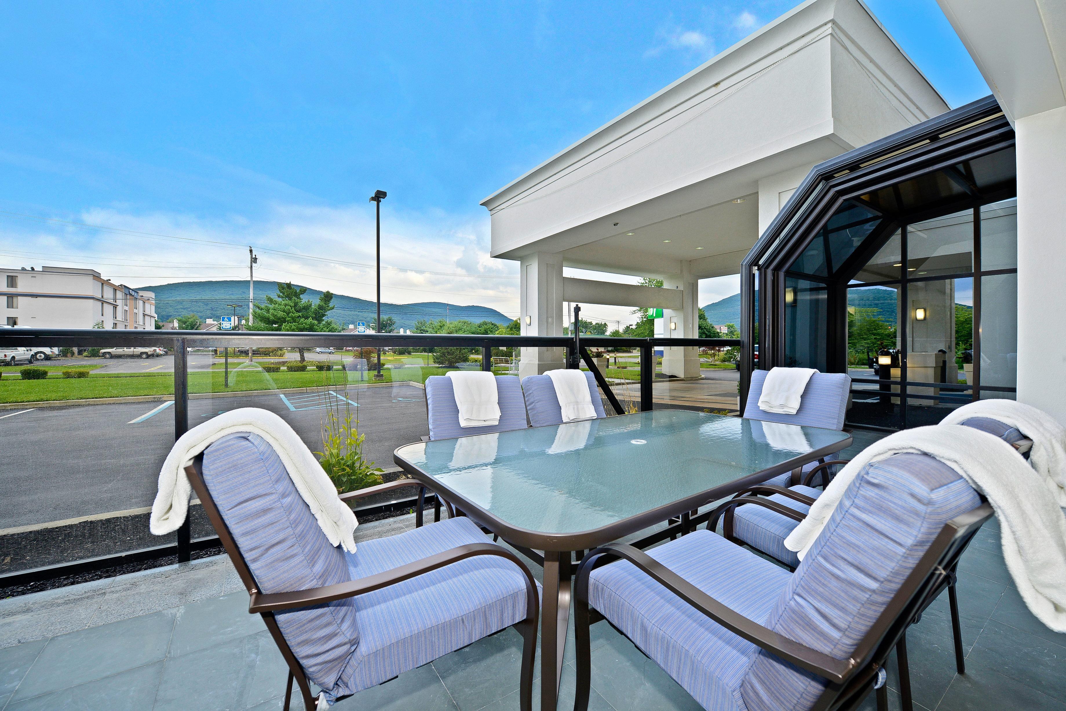 Holiday Inn Express Fishkill By Ihg Exterior photo