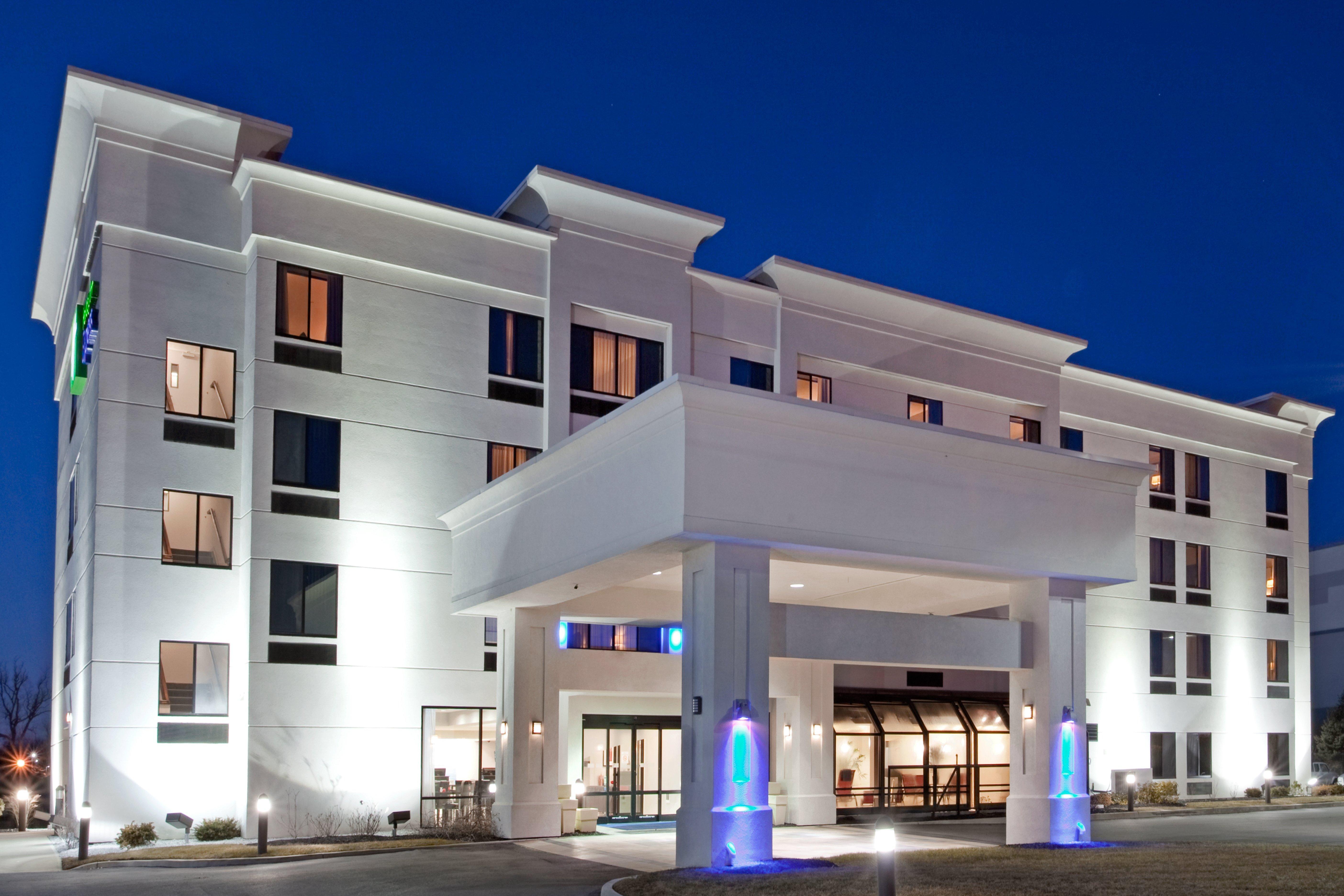 Holiday Inn Express Fishkill By Ihg Exterior photo
