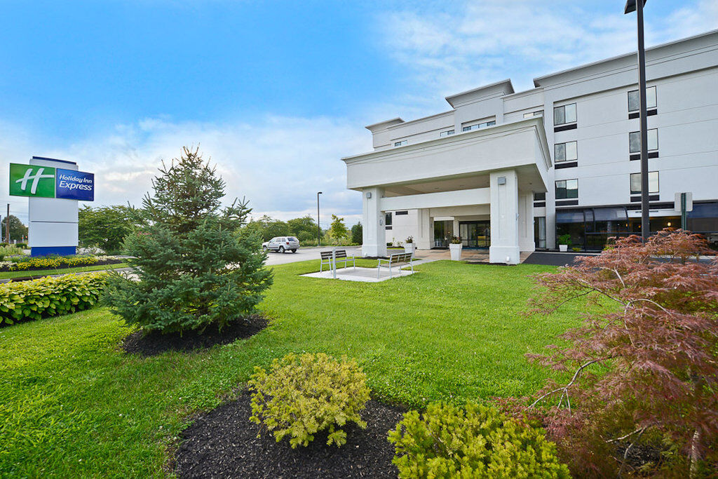 Holiday Inn Express Fishkill By Ihg Exterior photo